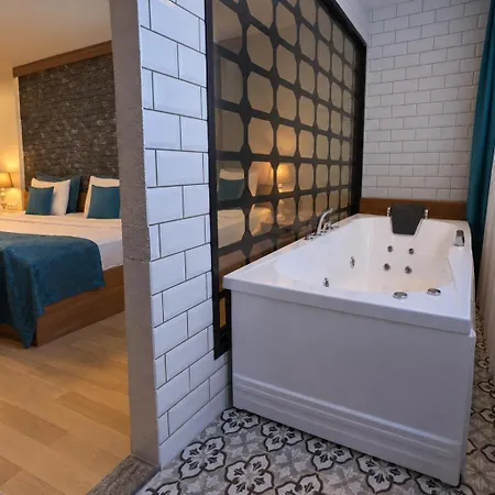 Taksim Yazici 4*
